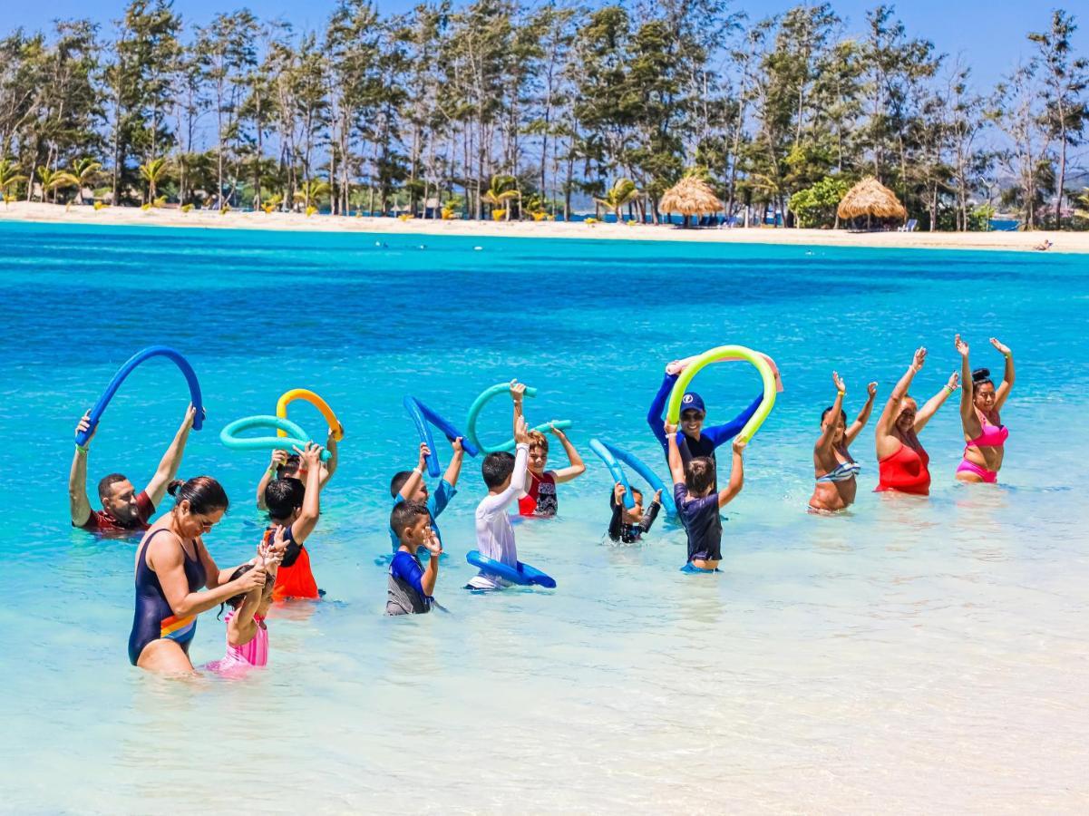 Fantasy Island Beach Resort And Marina First Bight Εξωτερικό φωτογραφία